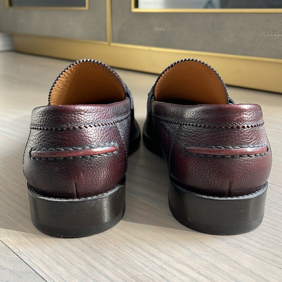 Louis Vuitton Major loafer in brown. The vamp is signed silver-tone LV Initials - Picture 3 of 7